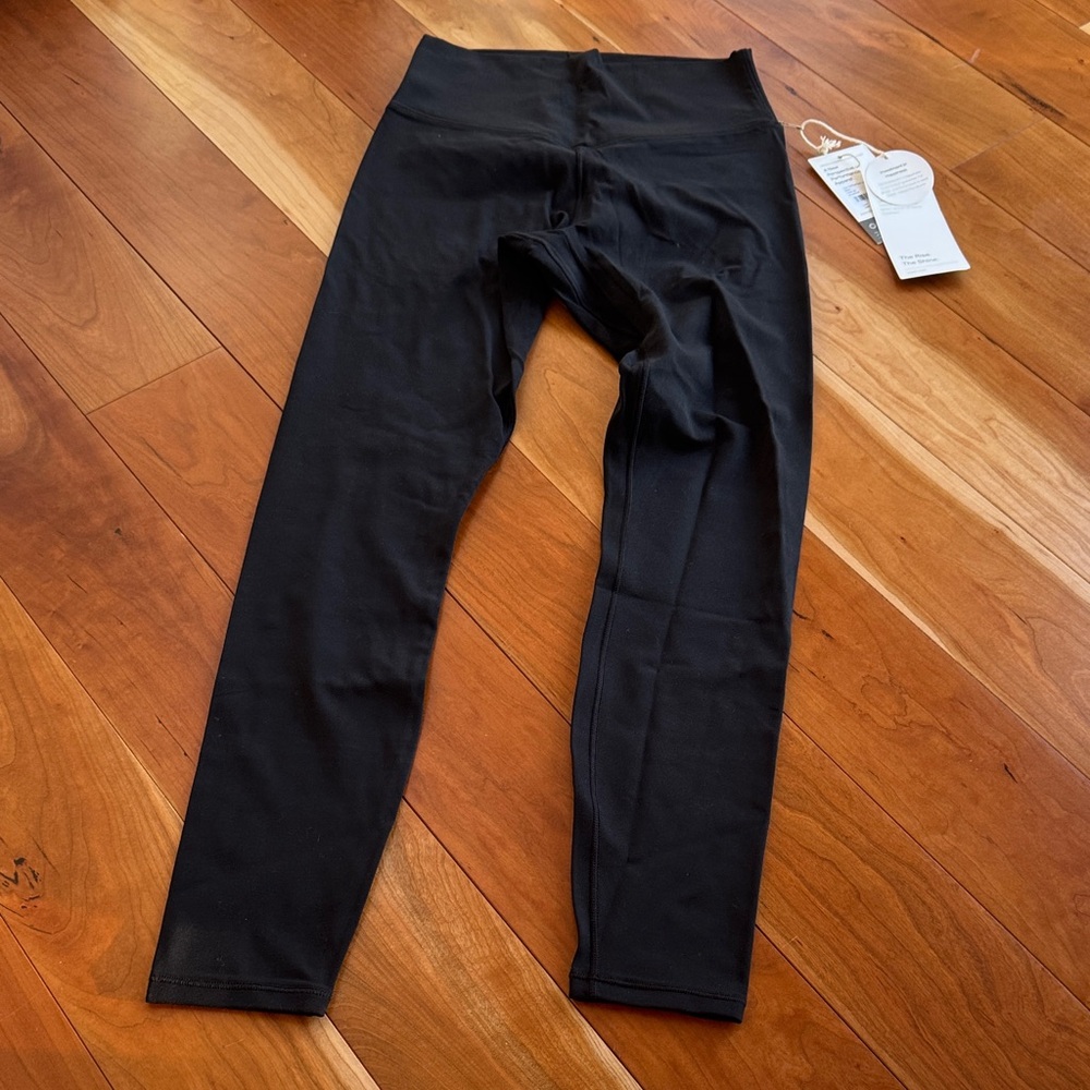 Black Vuori All the form leggings NWT sz S